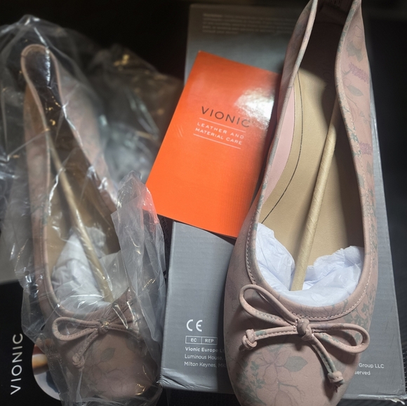 Vionic Callisto Botanical Ballet Flats new in Box size 11 - Picture 2 of 7
